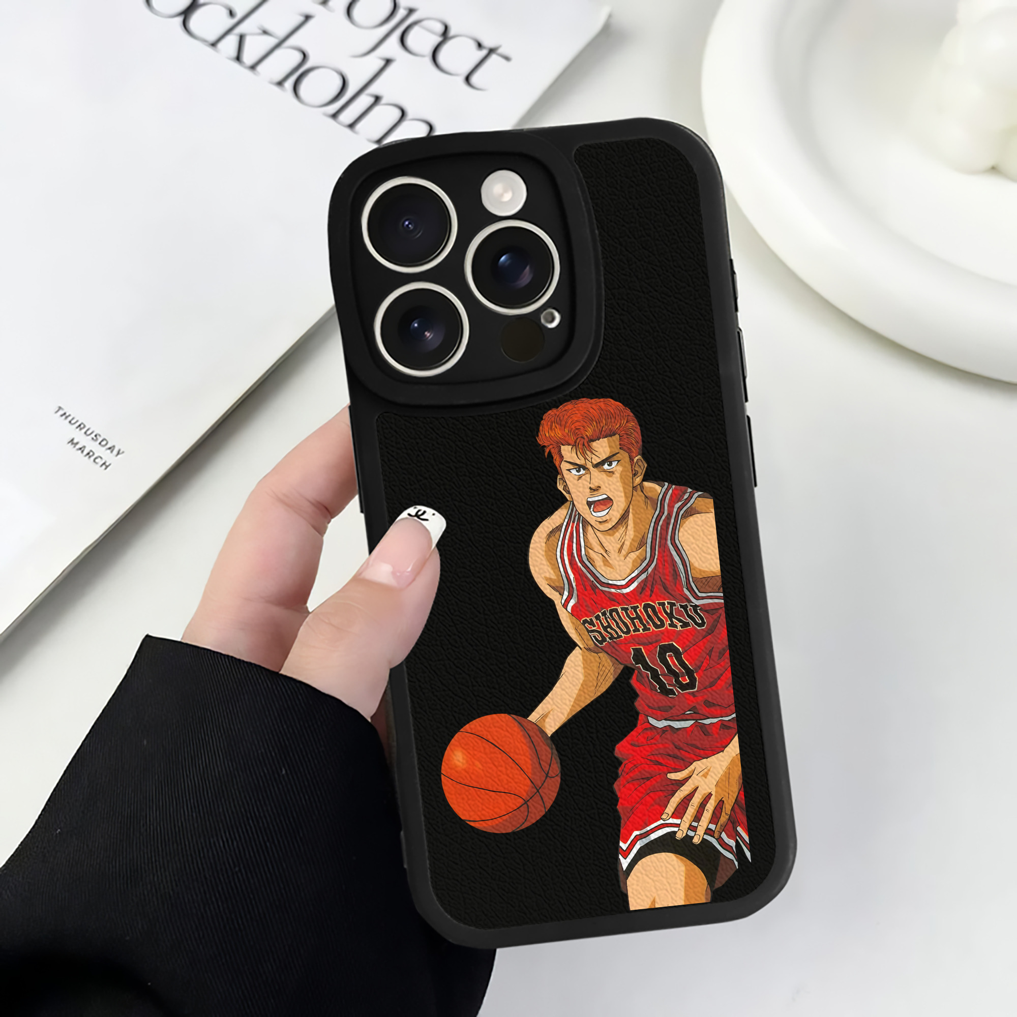 （画像用） SLAM DUNK／スラムダンク 【iPhone 16シリーズ対応】シリコンスマホケース（レザー調） 材質：シリコン